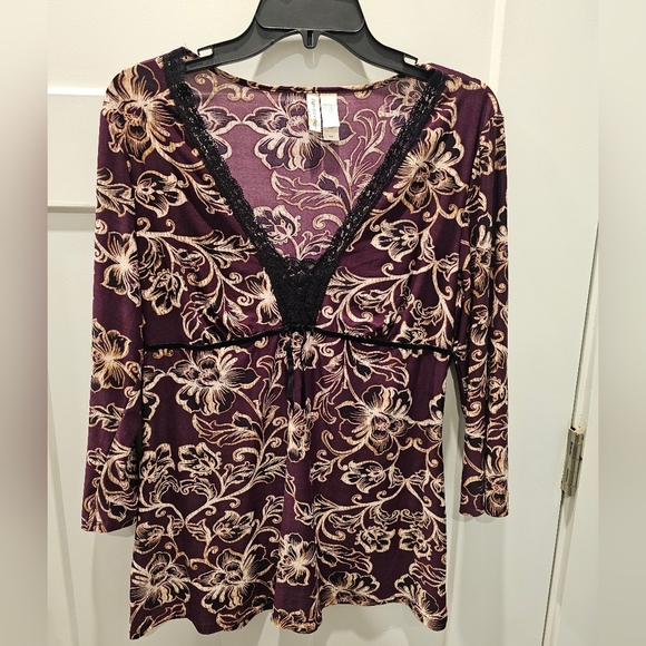Ambrielle Tops - Ambrielle Floral Lace Trim V-Neck Tunic Top Purple Beige Long Sleeve Women’s L